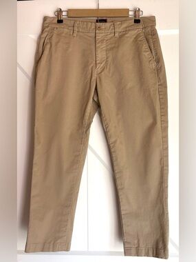 UNTUCKit Khaki Chino Pants Straight Fit W33 Hemmed 24.5